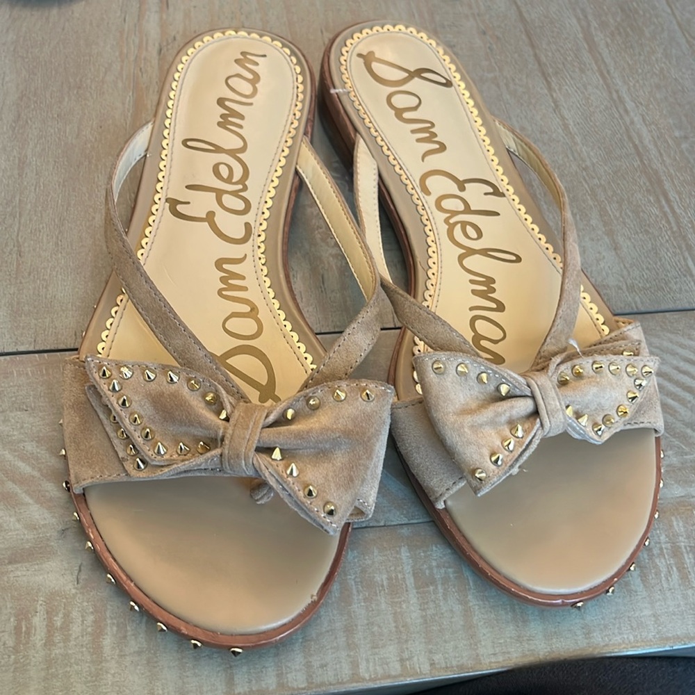 Sam Edelman Womens Sandals Size 7.5 Tan Dariel Bow Suede Studded Slip On Flats